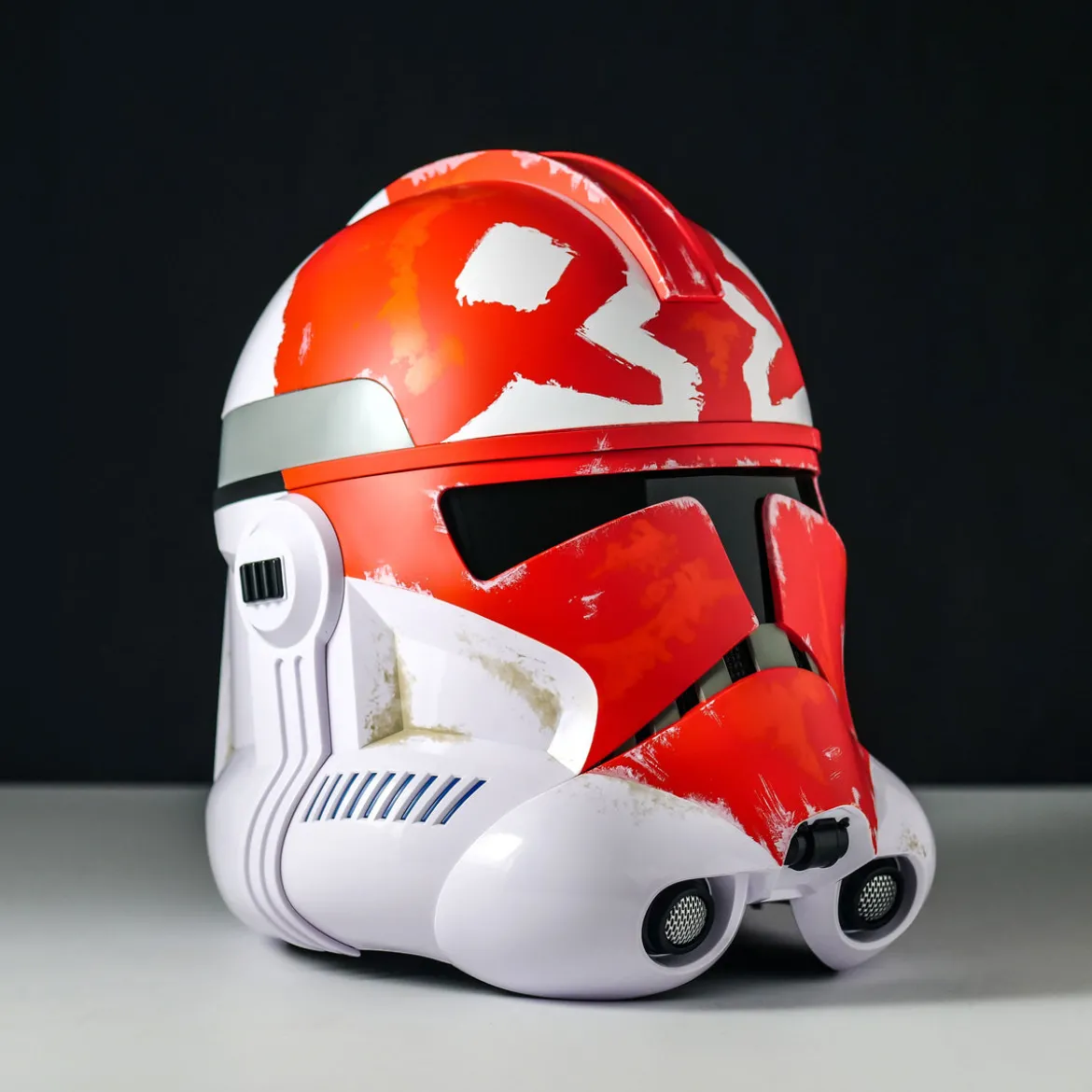 Ahsoka Tano 332nd Clone Trooper Premium Helm Replik mit Stimmenverzerrer - Star Wars