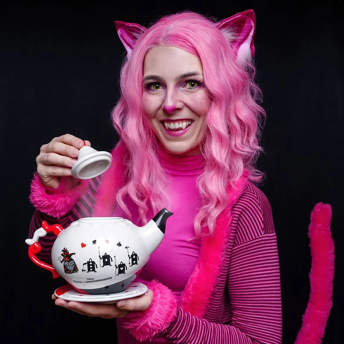 Alice im Wunderland - Herzkönigin Teekanne mit Untertasse