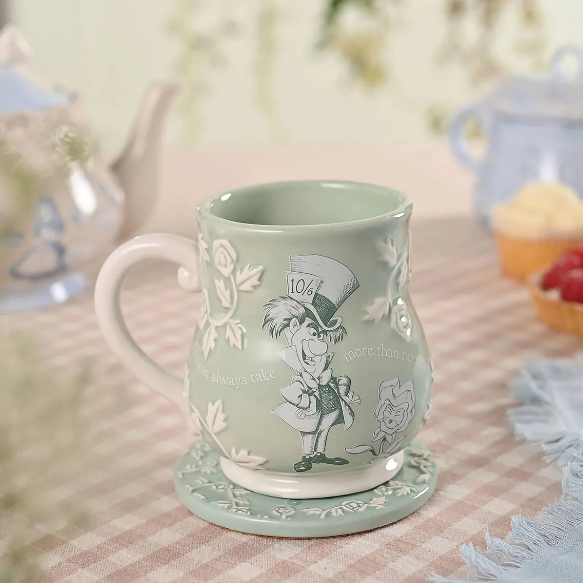 Alice im Wunderland - Hutmacher Relief Tasse