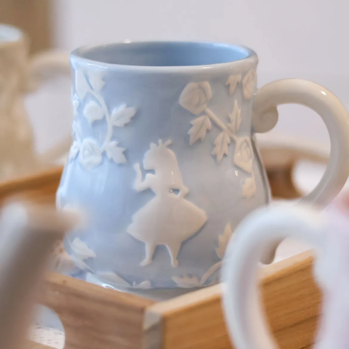Alice im Wunderland - Relief Tasse
