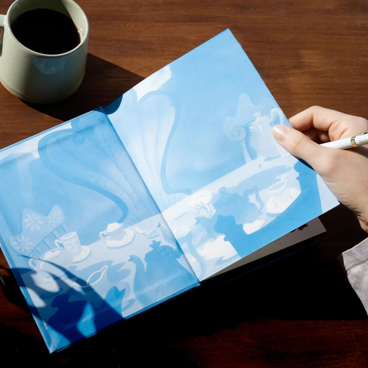 Alice im Wunderland - Tea Time Premium Notizbuch mit Kugelschreiber