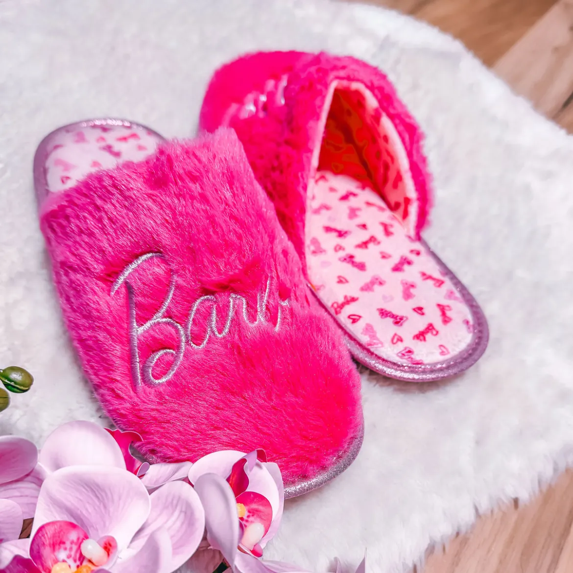 Barbie - Logo Plüsch Pantoffeln