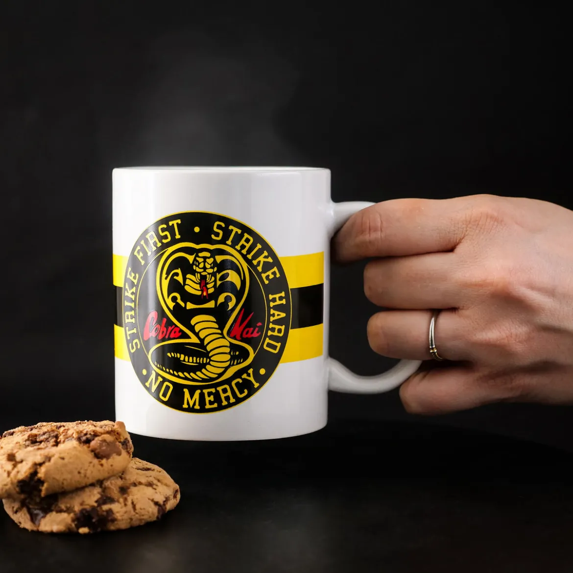 Cobra Kai - No Mercy Tasse weiß