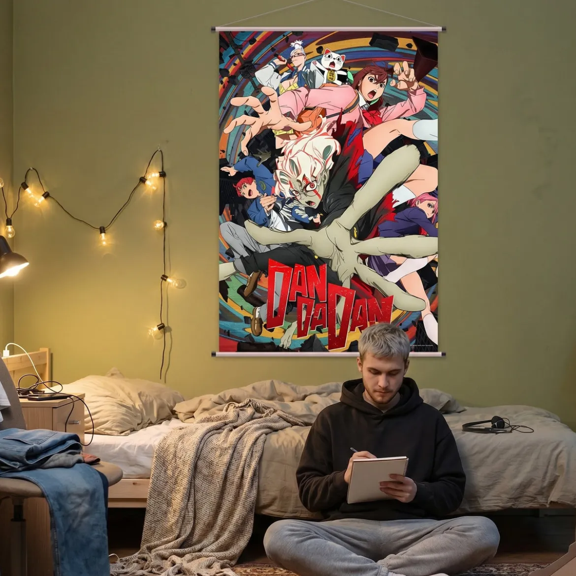 Dandadan - Okarun und Freunde Wall Scroll