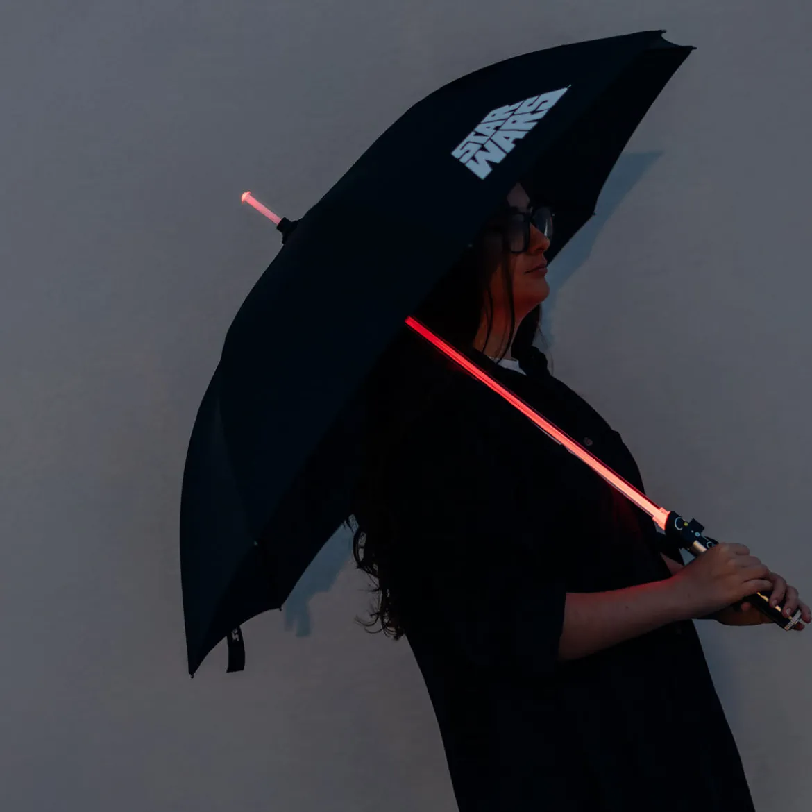 Darth Vader Lichtschwert Schirm mit Leuchtfunktion - Star Wars
