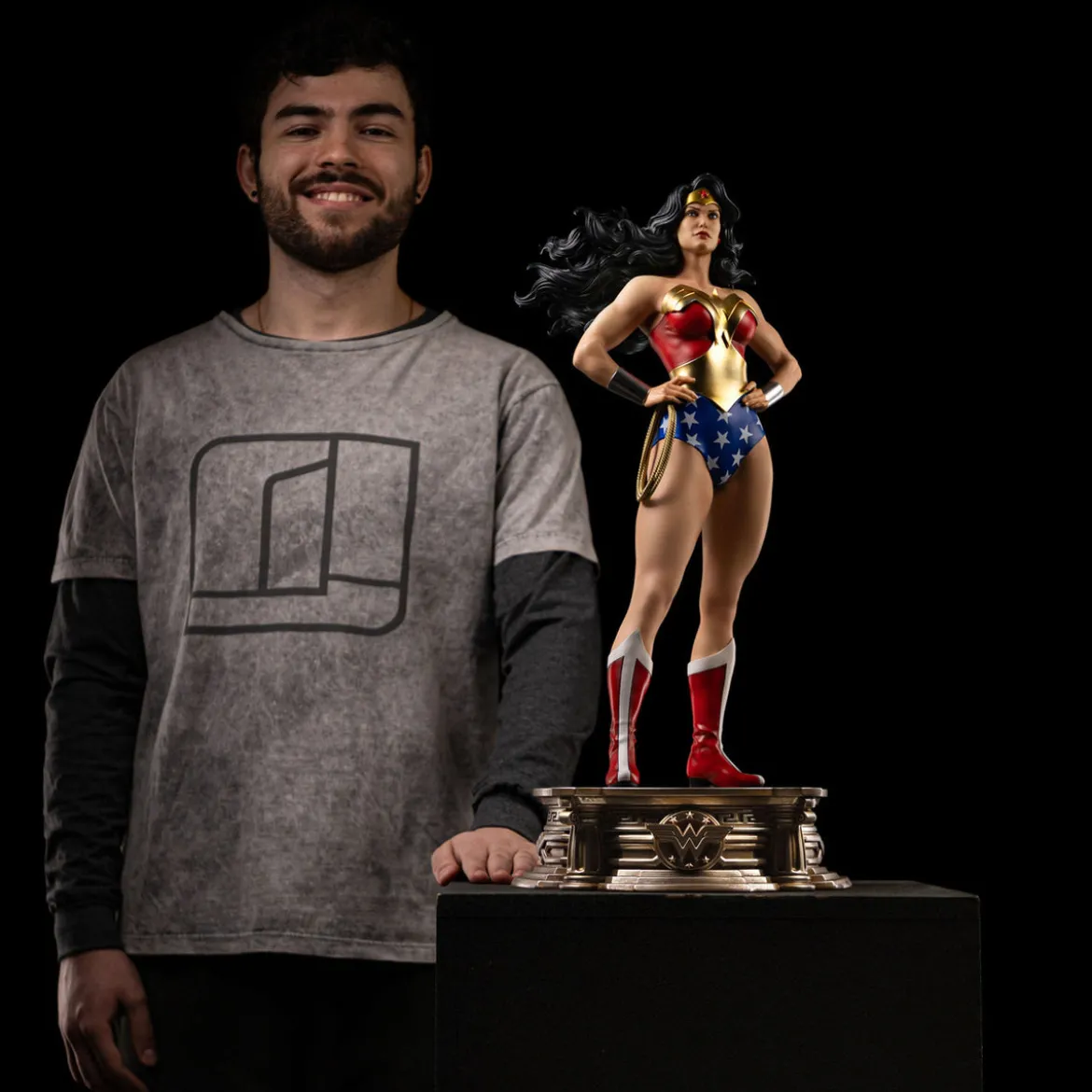 DC Comics Legacy Replica Statue 1/4 Wonder Woman 56 cm