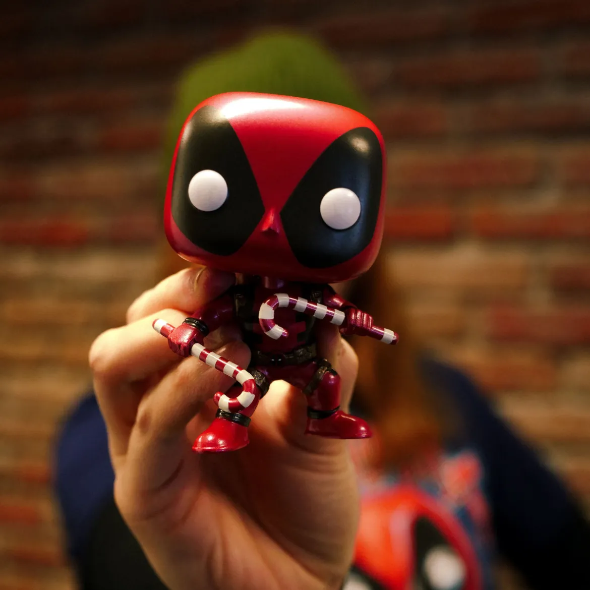 Deadpool Christmas T-Shirt mit Funko Pop Figur