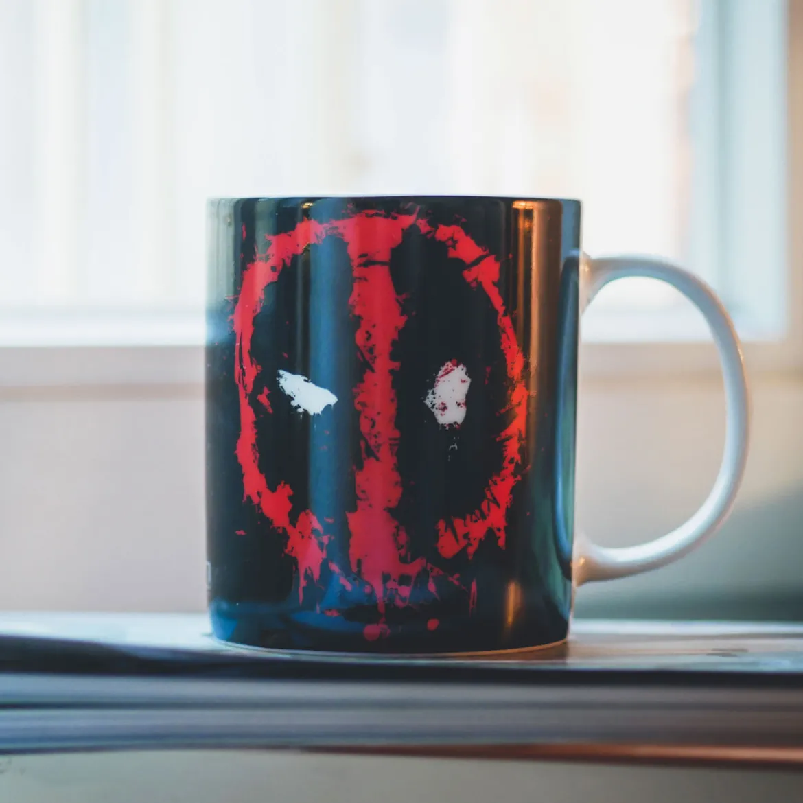 Deadpool - Splatter Logo Tasse