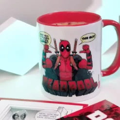 Deadpool - 2 Thumbs Tasse