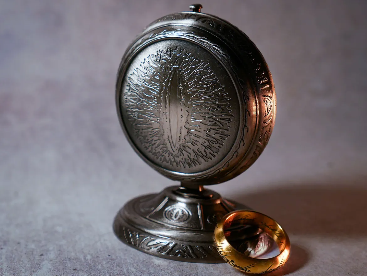 Der Herr der Ringe - Der Eine Ring im Schmuckdisplay