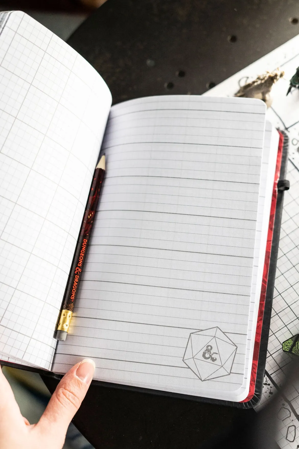 Dungeons & Dragons - Players Notizbuch A5 mit Bleistift