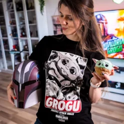 Grogu Protect Attack Snack T-Shirt - Star Wars The Mandalorian