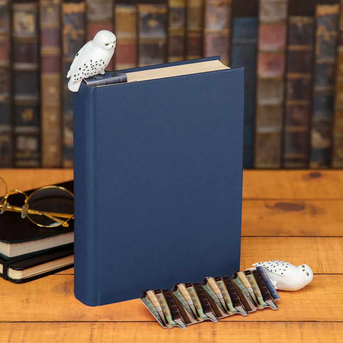 Harry Potter - Bücherstapel Lesezeichen mit Hedwig Figur
