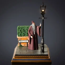 Harry Potter - Dumbledore Privet Drive Diorama Figur mit Licht