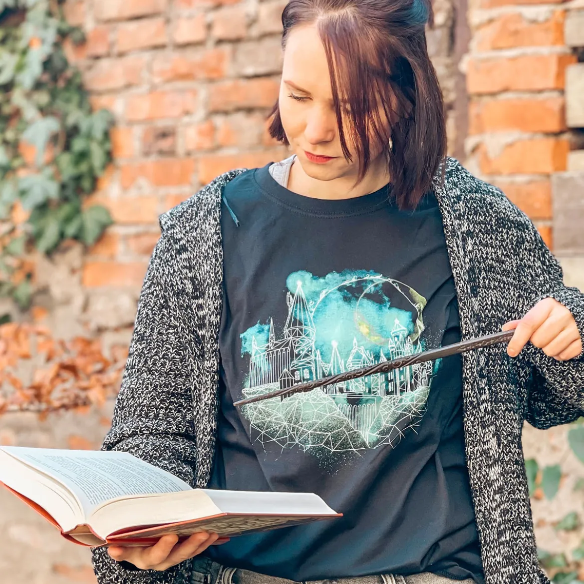 Harry Potter - Hogwarts at Night Sketch T-Shirt schwarz