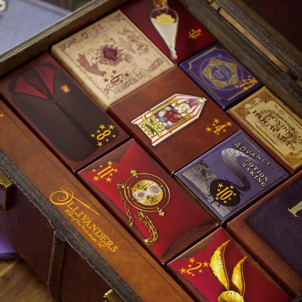 Harry Potter - Hogwarts Koffer Adventskalender