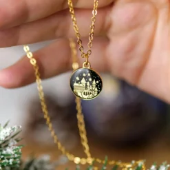 Harry Potter - Hogwarts School of Witchcraft Weihnachtskugel mit Kette