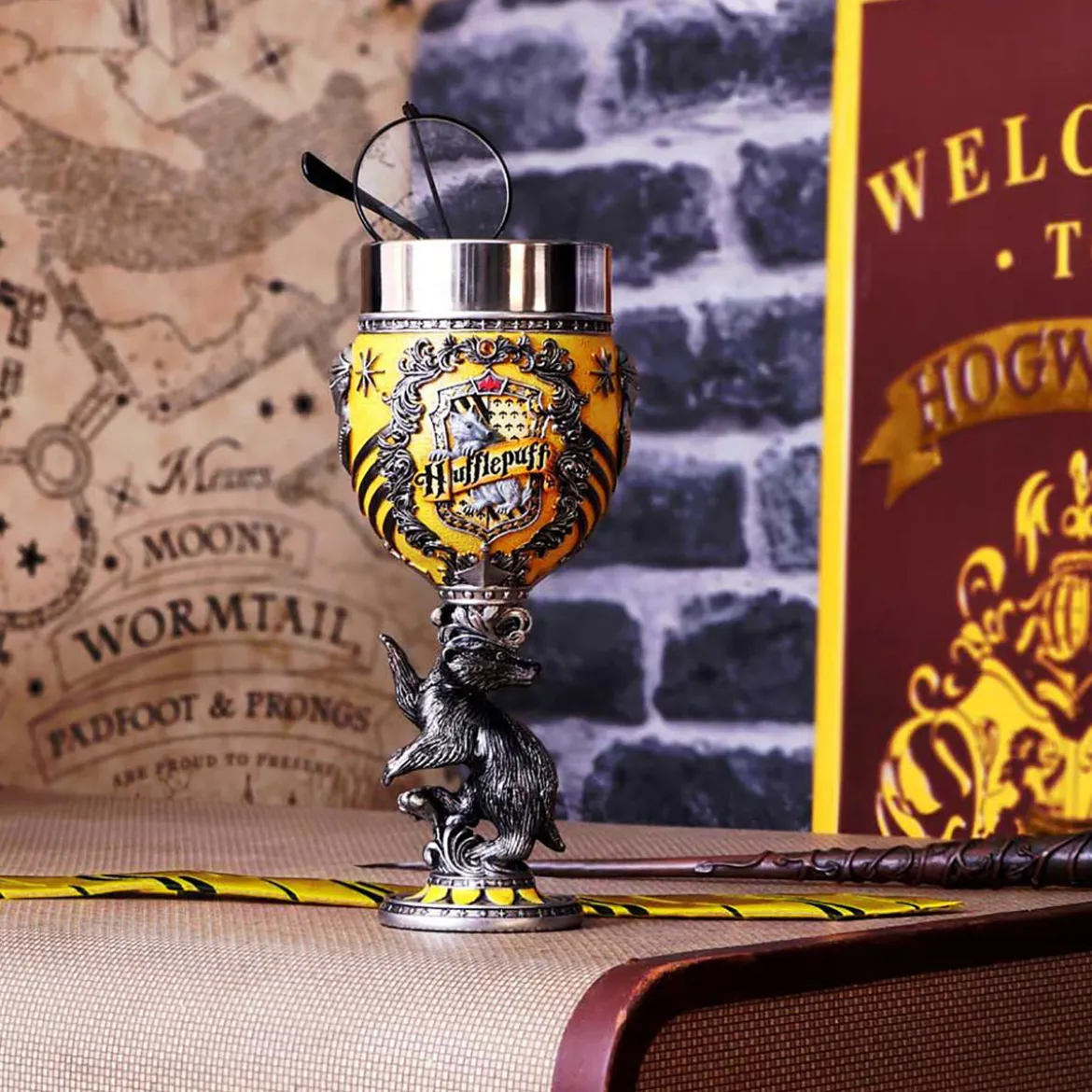 Harry Potter - Hufflepuff Logo Kelch deluxe