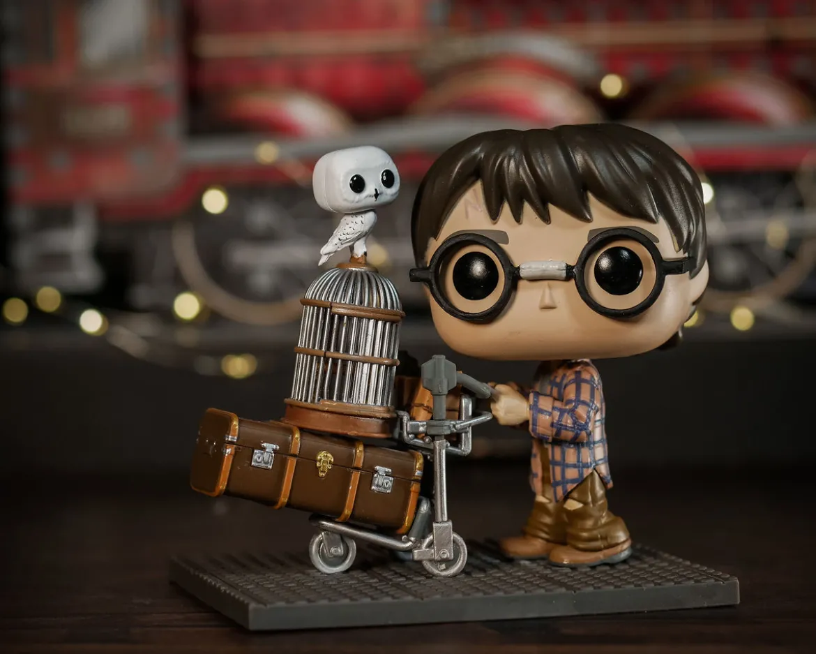 Harry Potter mit Kofferwagen am Gleis 9 3/4 Funko Pop Figur