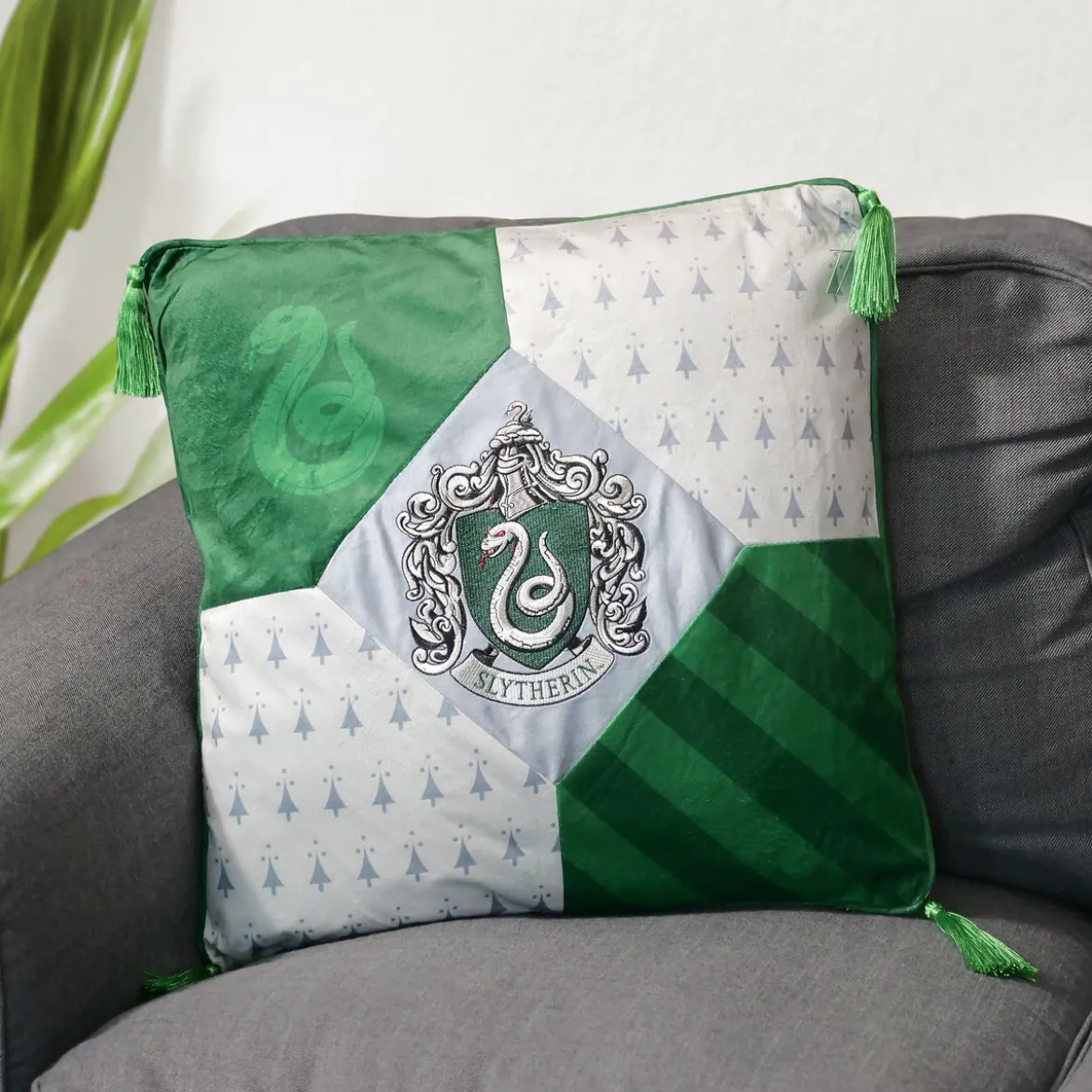 Harry Potter - Slytherin Kissen mit Quasten deluxe