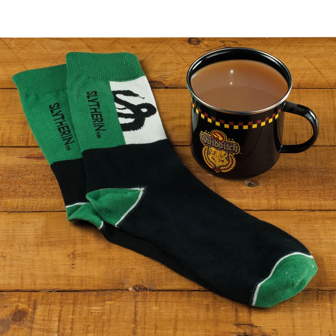 Harry Potter - Slytherin Quidditch Socken und Emaille Tasse