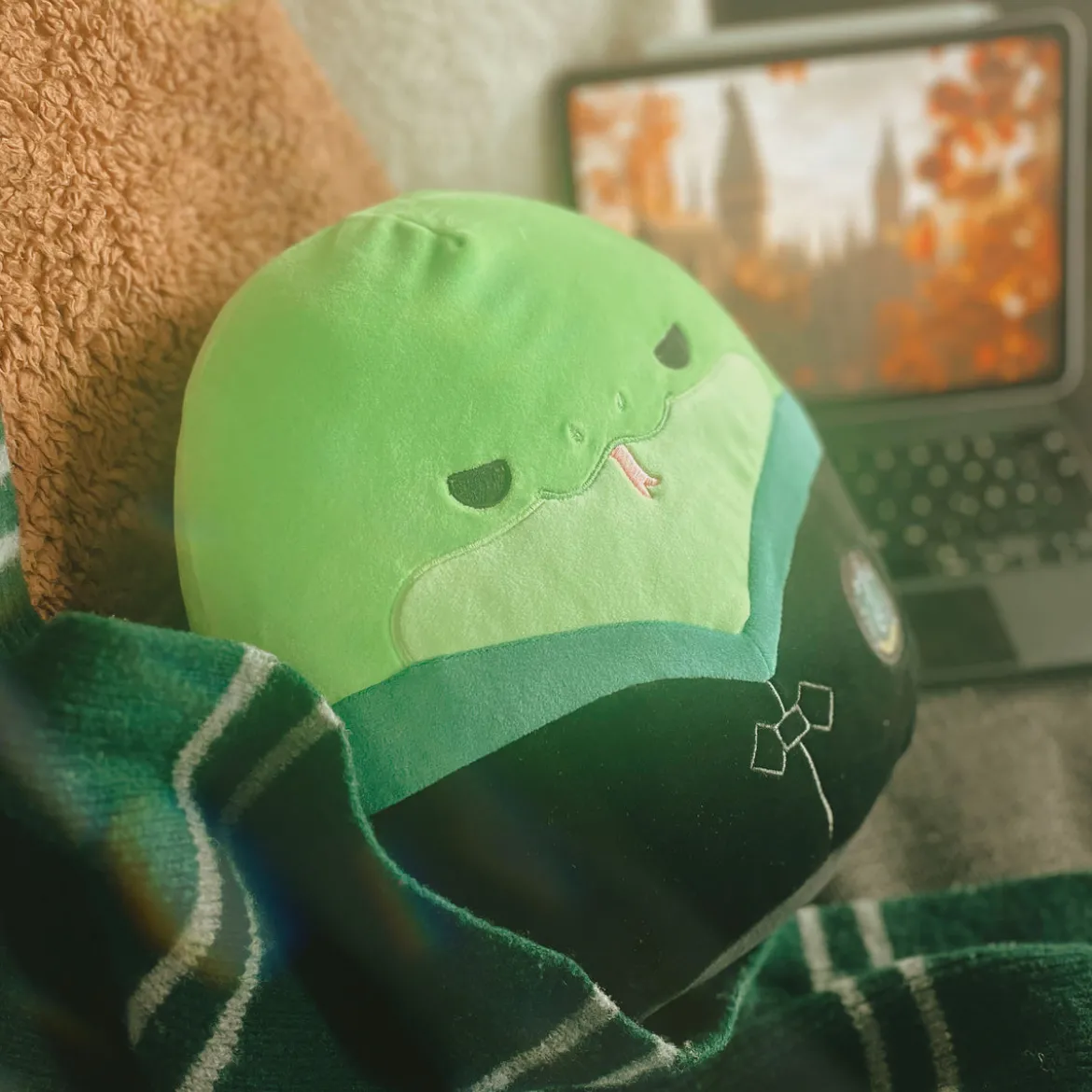 Harry Potter - Slytherin Schlange in Robe Squishmallows Plüsch Figur