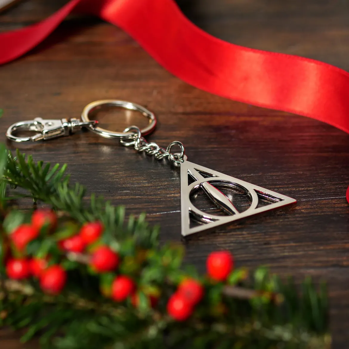 Harry Potter - Weihnachtskugel mit Deathly Hallows Schlüsselanhänger