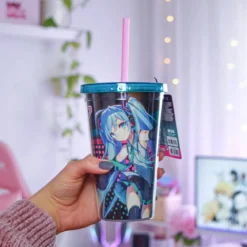Hatsune Miku - Trinkbecher mit Strohhalm