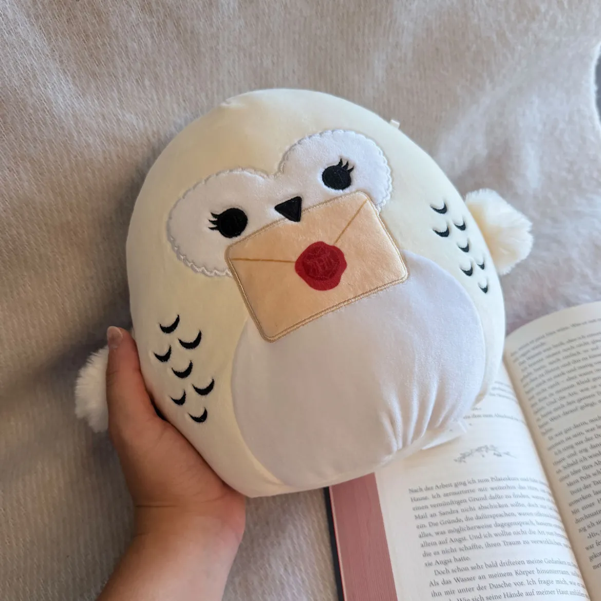 Hedwig mit Hogwarts Brief Squishmallows Plüsch Figur - Harry Potter