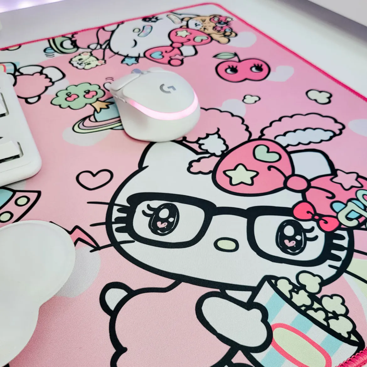 Hello Kitty - Characters Mousepad