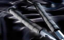 Inosuke Hashibira Nichirin Schwerter Replik mit Sound - Demon Slayer