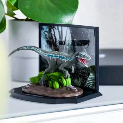 Jurassic Park - Blue Velociraptor Diorama Figur