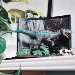 Jurassic Park - Blue Velociraptor Diorama Figur
