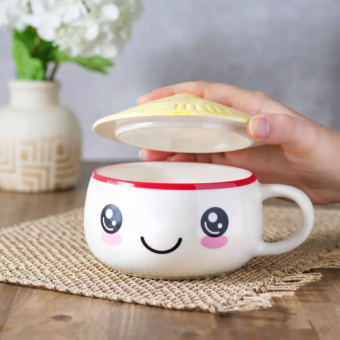 Kawaii Tasse mit Deckel für Anime Fans
