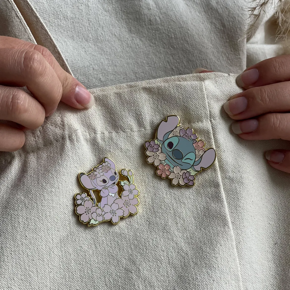 Lilo & Stitch - Angel und Stitch Cherry Blossom Mystery Pin