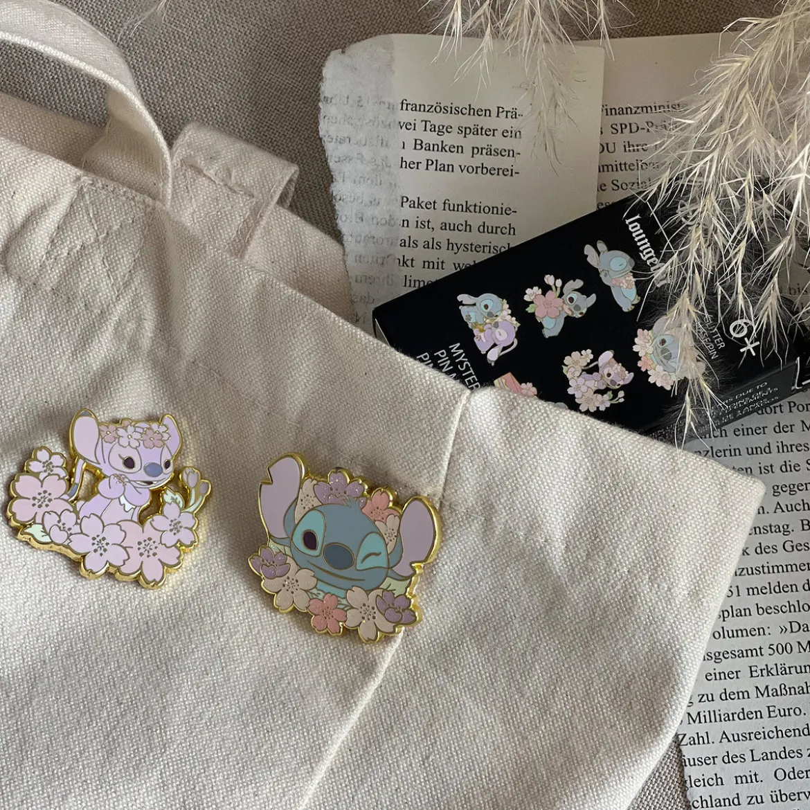Lilo & Stitch - Angel und Stitch Cherry Blossom Mystery Pin