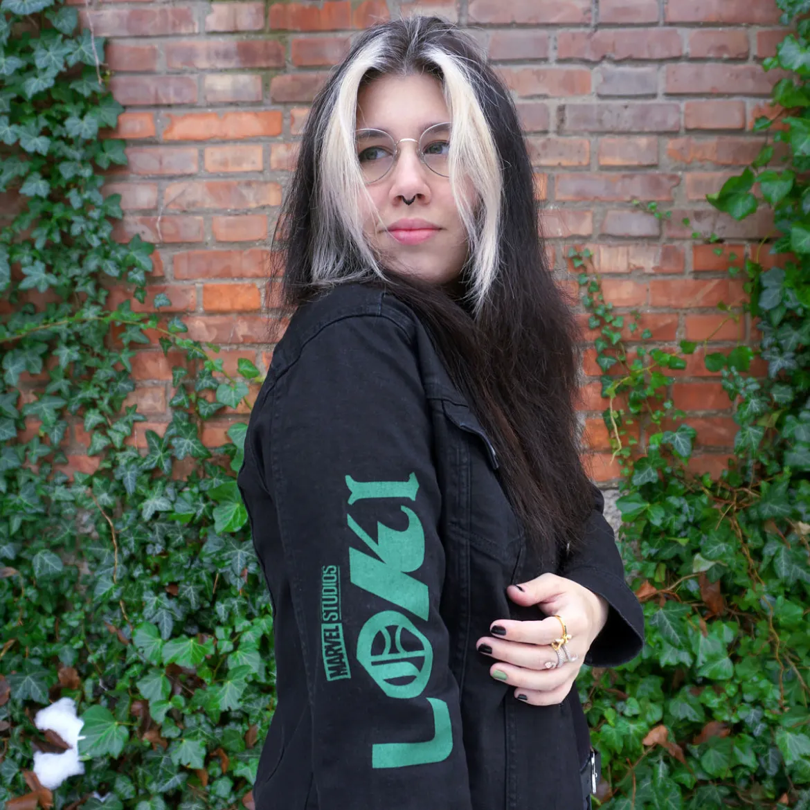 Loki - Logo Jeansjacke Damen schwarz