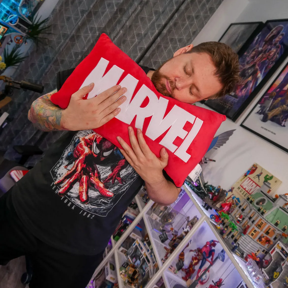 Marvel - Logo Kissen rot