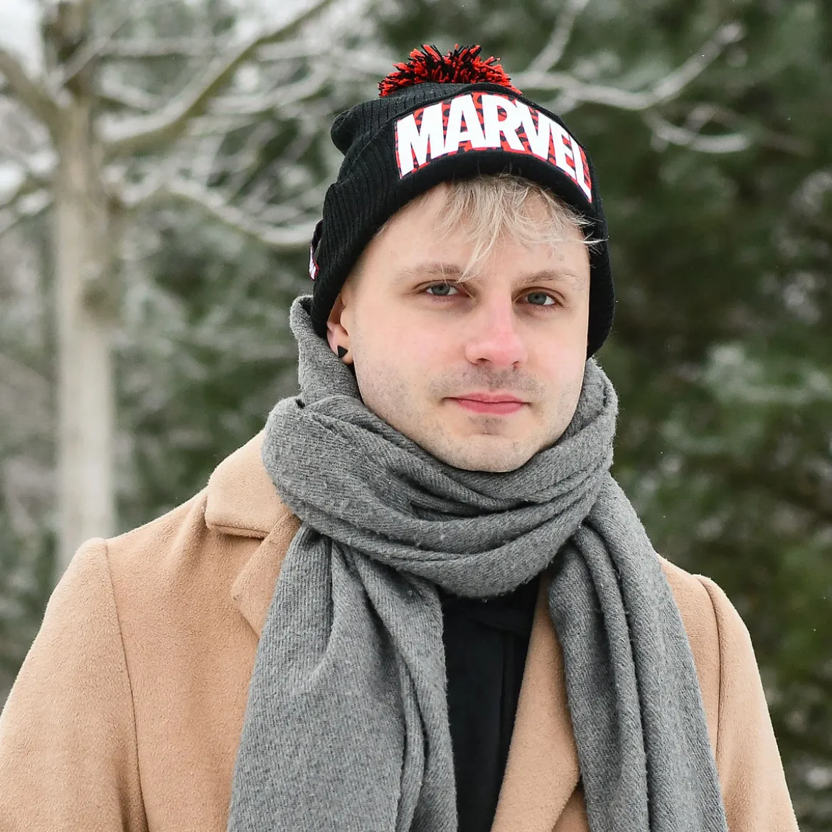 Marvel - Logo Mütze mit Bommel