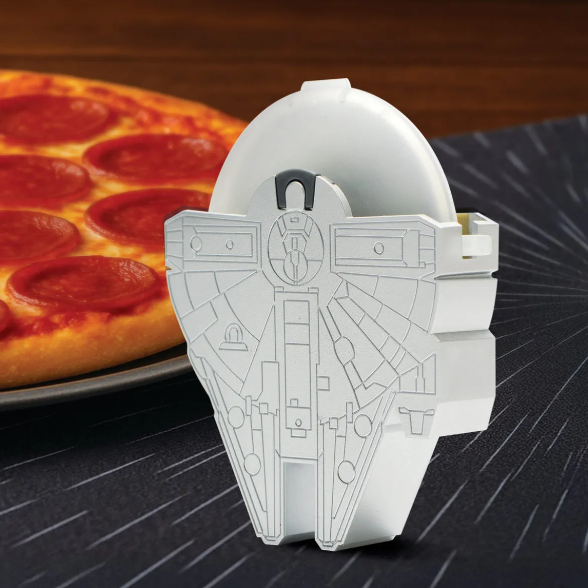 Millennium Falcon Pizzaschneider - Star Wars