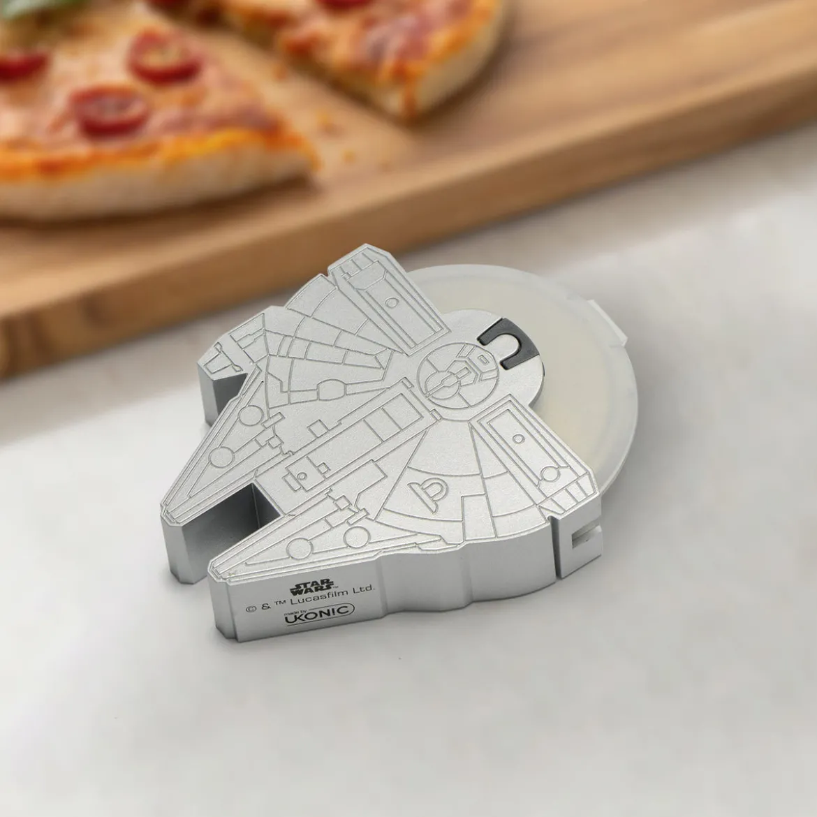 Millennium Falcon Pizzaschneider - Star Wars