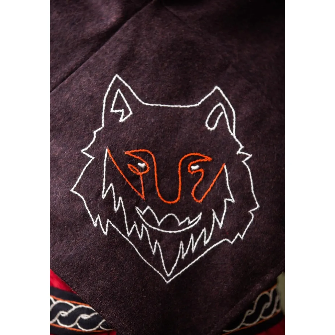 Mittelalter Gugel Tyr mit Wolfsstickerei braun