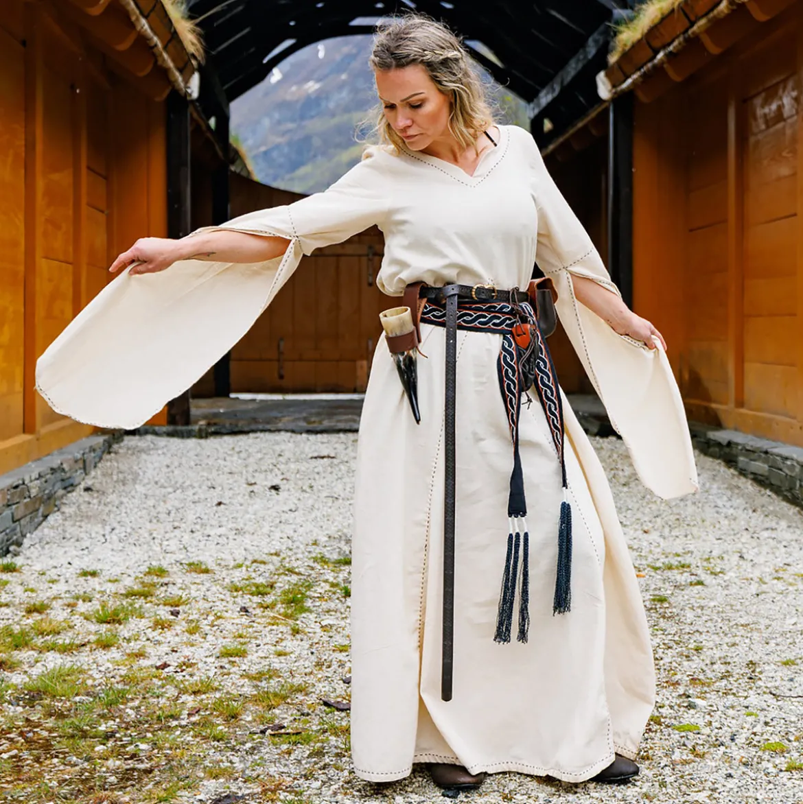 Mittelalter Kleid Begina beige