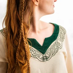 Mittelalter Kleid mit Stickerei beige-grün