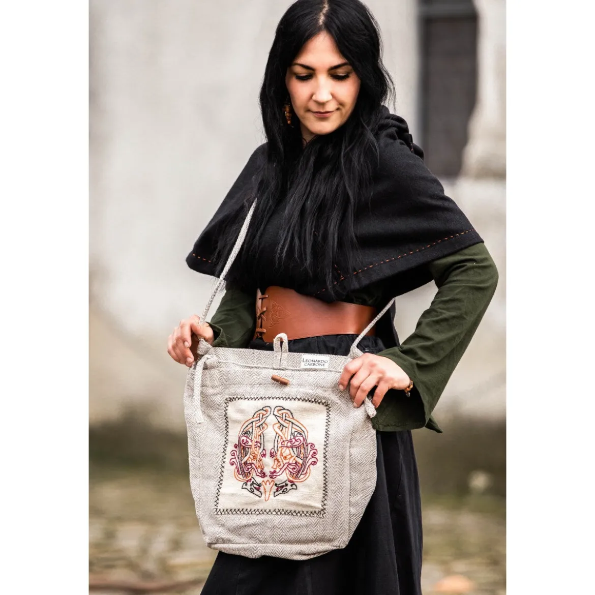 Mittelalter Umhängetasche Tora mit Stickerei beige