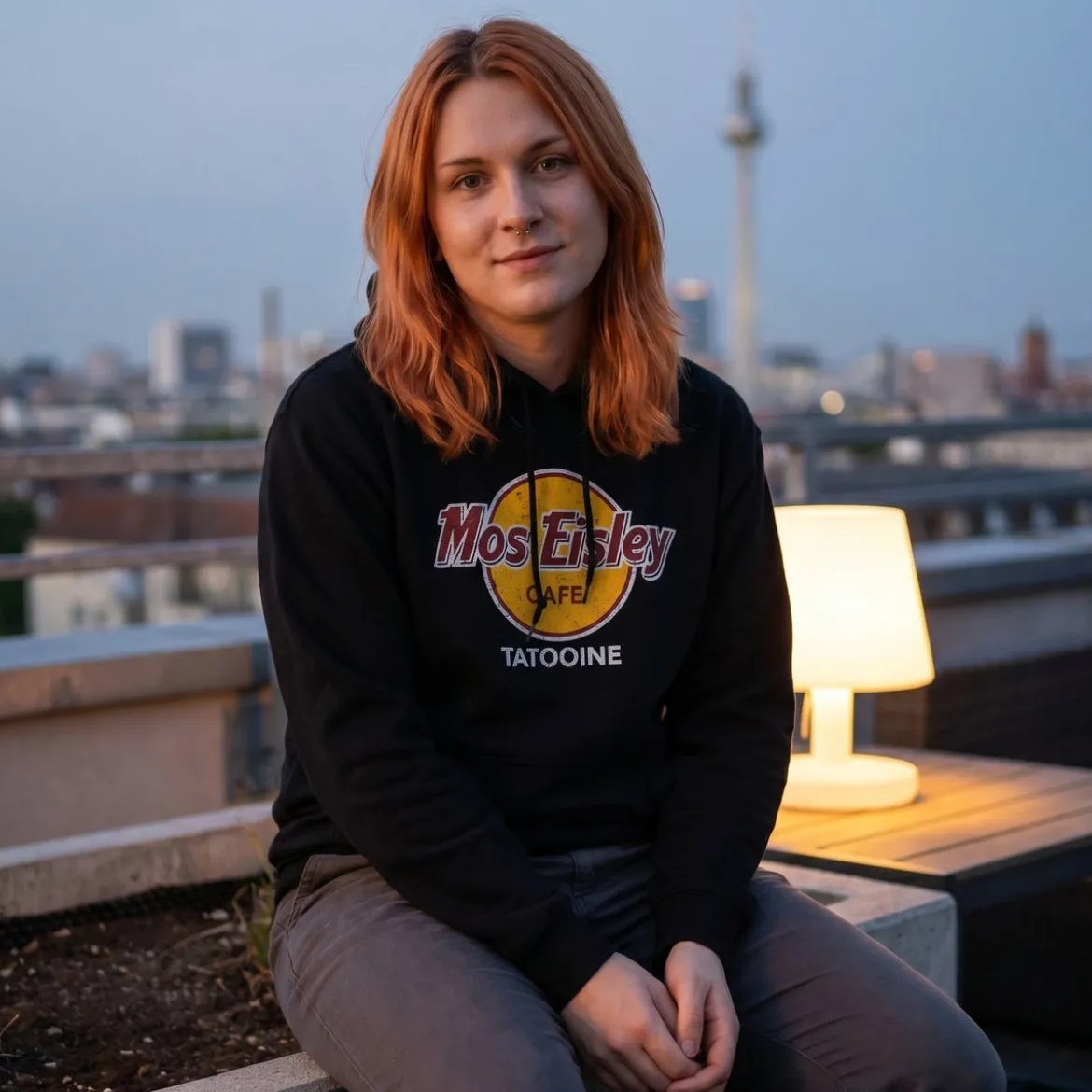 Mos Eisley Cafe Hoodie für Star Wars Fans schwarz