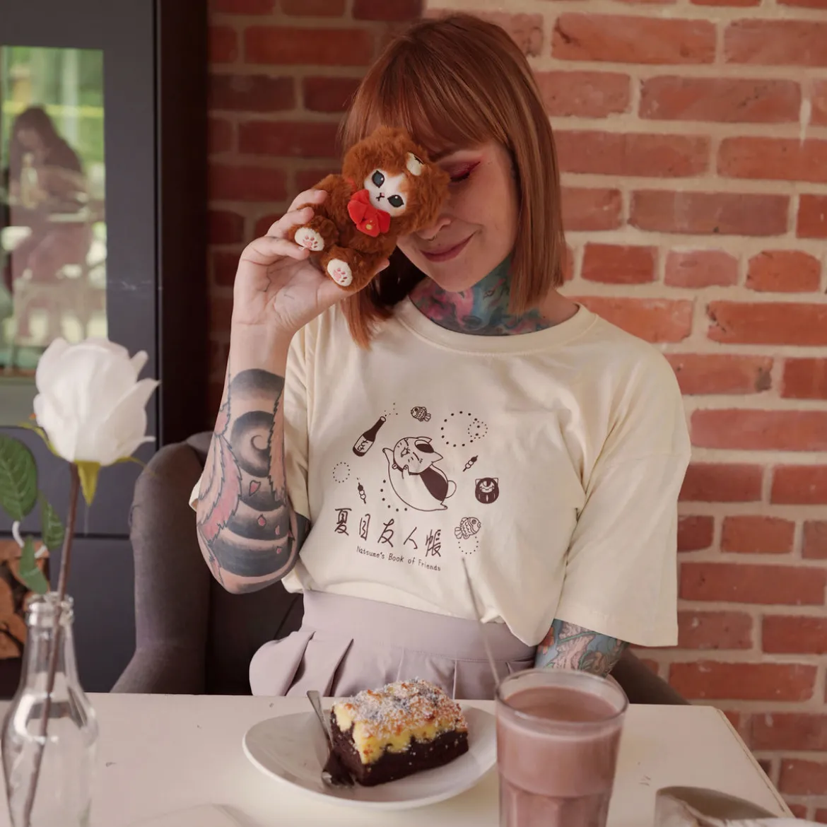 Nyanko Sensei Sake T-Shirt für Natsume's Book of Friends Fans