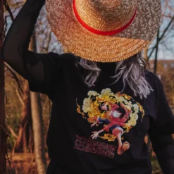 One Piece - Luffy Attacke T-Shirt schwarz