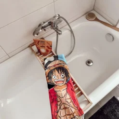 One Piece - Luffy & Thousand Sunny Badetuch