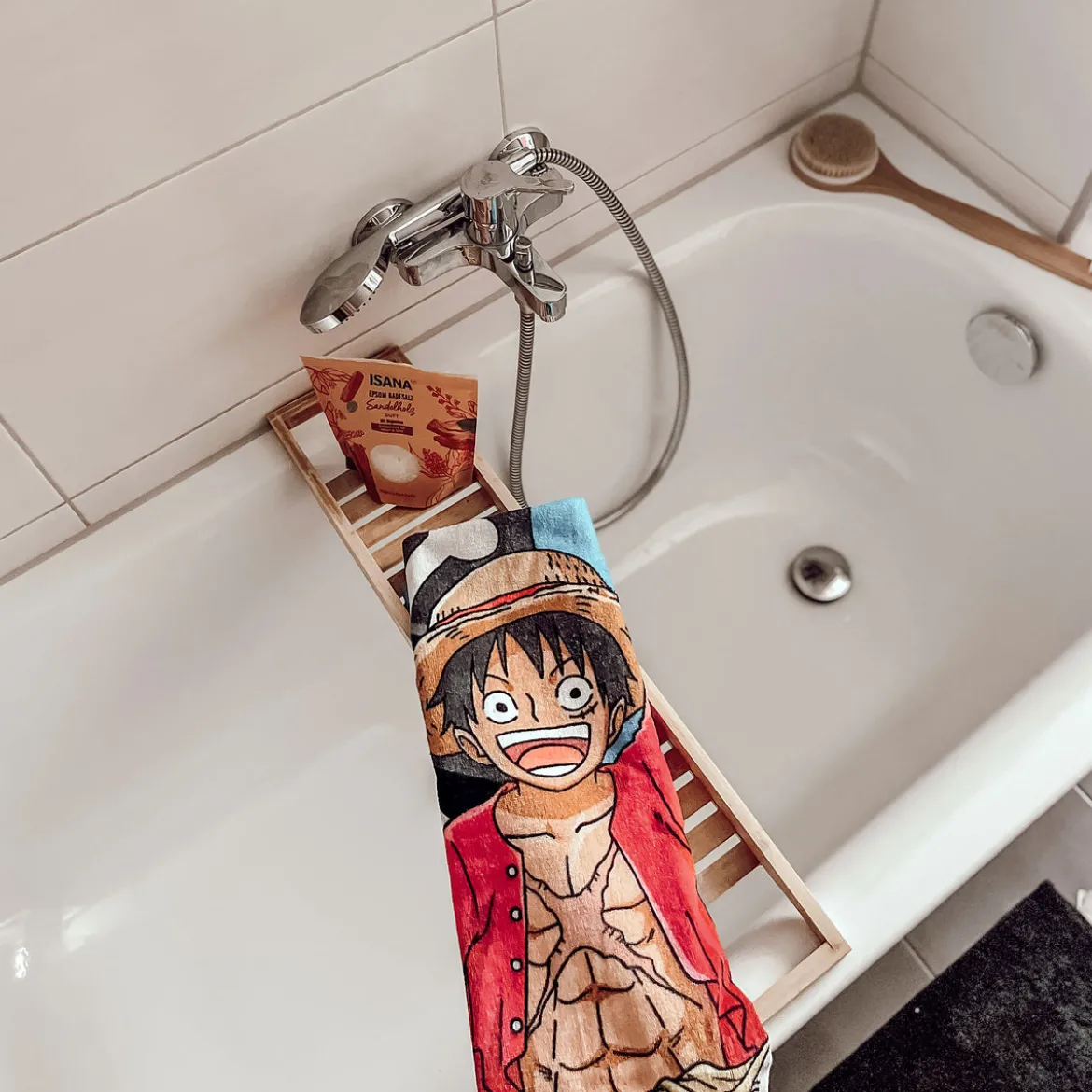 One Piece - Luffy & Thousand Sunny Badetuch